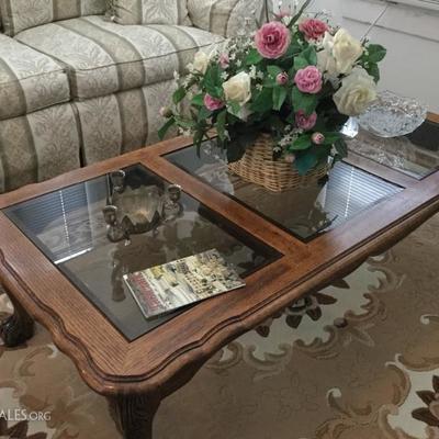 Coffee table and rug 