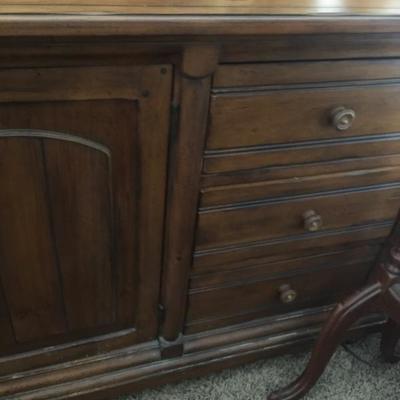 Uoclose view of Drexel dresser 