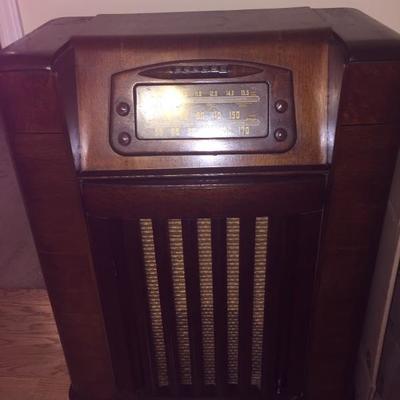 1946 Philco Radio Phonograph