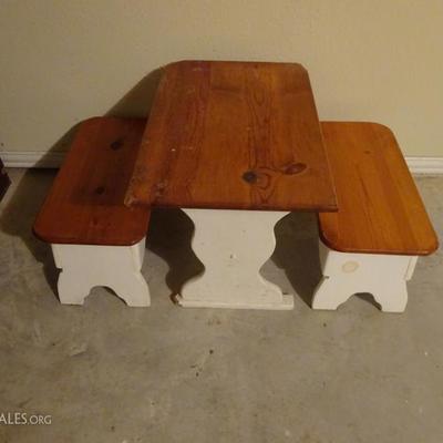 kids table with 2 benches