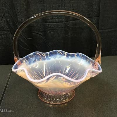 Tiara opaque pink basket