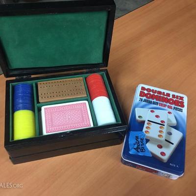 Poker set with dominos
