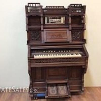 Antique WW Kimball American Victorian Pump Organ