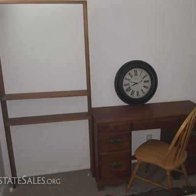 HKCT044 Vintage Wood Desk, Shelf, Wall Clock
