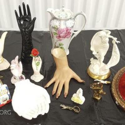 HKCT098 Vintage Ceramic Hand Displays, Pitcher & More
