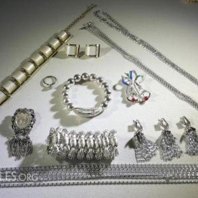 HKCT076 Another Great Costume Jewelry Lot
