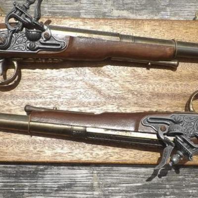 HKCT024 Pair of Mounted Replica Pistols
