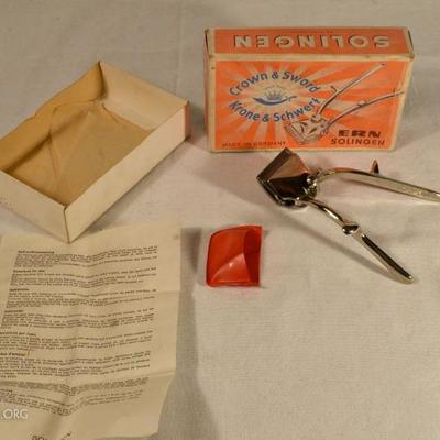 Vintage Hair Clippers:  Solingen ERN, Crown and Sword, made in Germany. Excellent condition, in original box with instructions and clip...