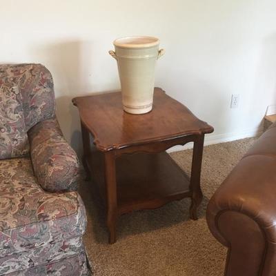 Ethan Allen End Table, Pottery Vase