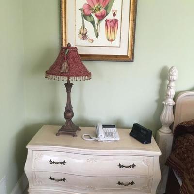 Beautiful Broyhill bedroom suite