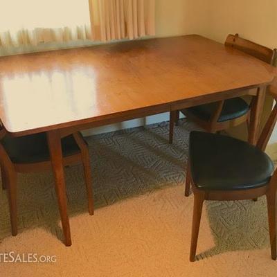 retro dining room table with 6 chairs, two leaves