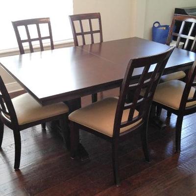Lane Dinning Table
with 7 Chairs
