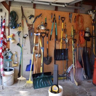 yard tools and garden tools 