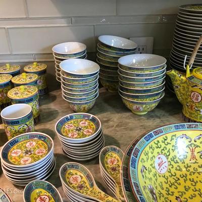 Custom Made Vintage 1960 Chinese Famille Yellow Porcelain Dishes & Tea Set 150 Pieces
