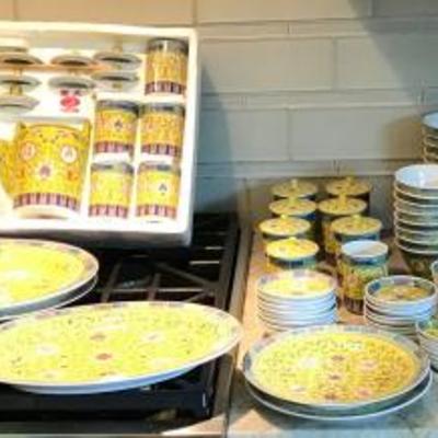 Custom Made Vintage 1960 Chinese Famille Yellow Porcelain Dishes & Tea Set 150 Pieces