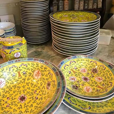 Custom Made Vintage 1960 Chinese Famille Yellow Porcelain Dishes & Tea Set 150 Pieces