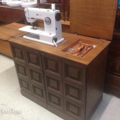 PFAFF 1222 Sewing Machine and Cabinet