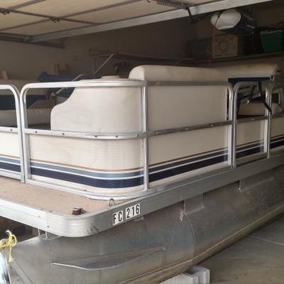 2002 Sweetwater Challenger 180eX boat 