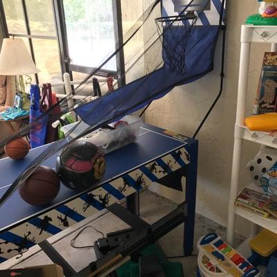 East Point multi-gaming table