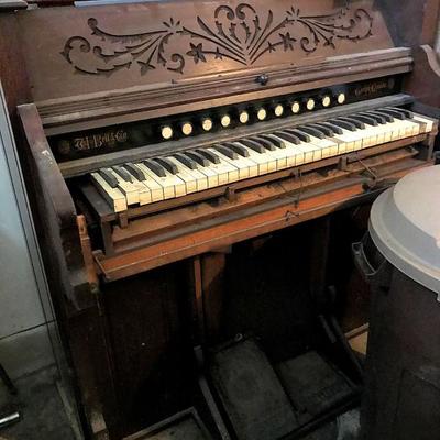 Another antique organ (this one needs TLC)