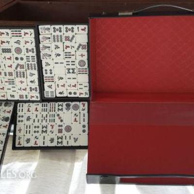 MVT214 Another Mahjong Set Tan/Brown Small American Size
