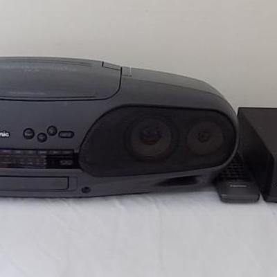 MVT051 Panasonic Portable Stereo & Sony VHS Player
