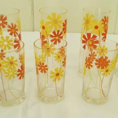 MVT093 Set of Cute Swig Glasses with Vintage 60's Graphics
