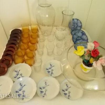 MVT119 Glassware, Glass Vases and Japanese Ceramic Dishes
