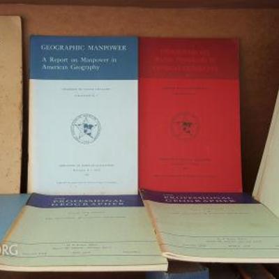 MVT179 Vintage The Professional Geographer Journals & More
