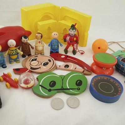 MVT047 Vintage Toys - Bandai, Mattel Video Game, Duncan, Space Gun
