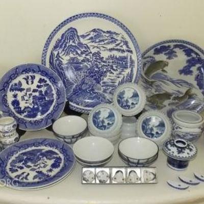 MVT151 Various Blue and White Japanese Porcelain Dishes

