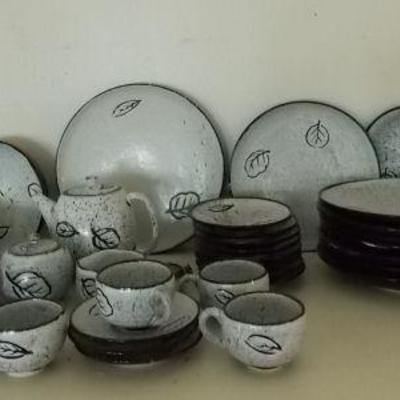 MVT122 Japanese Ceramic Dish Set
