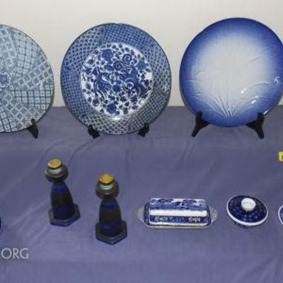 MVT197 Blue and White Ceramic Dishes

