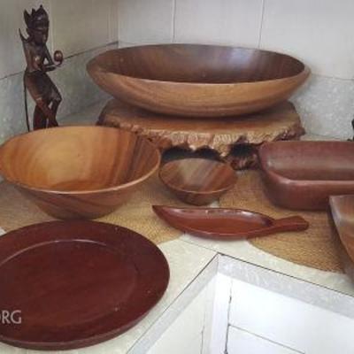 MVT148 Wood Bowls, Tray, Stand, Figurines & More
