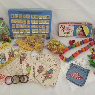 MVT029 Retro Toys - Old Maid, Spirograph, Puzzles, Wood Beads & More
