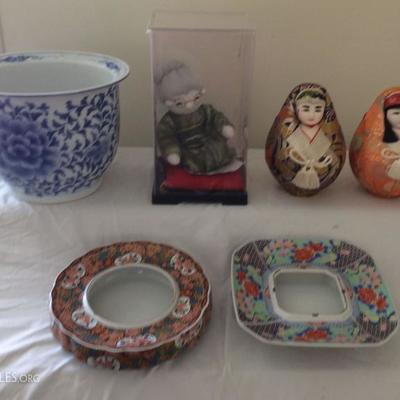 MVT085 Japanese Dolls, Ceramic Ikebana Vases & Ceramic Planter
