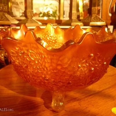 carnival glass bowl in marigold