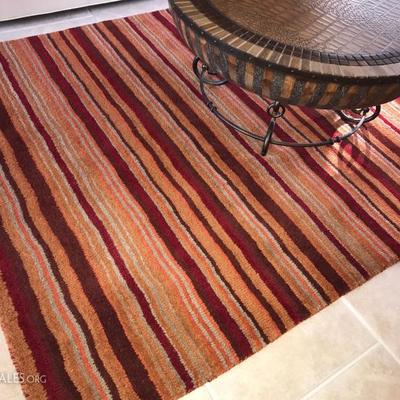 Multicolored rug 5' x 8