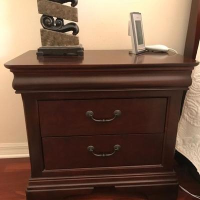 Night stands (2)