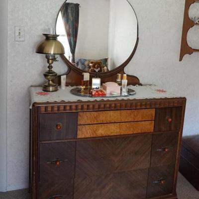 vintage dresser with mirror 