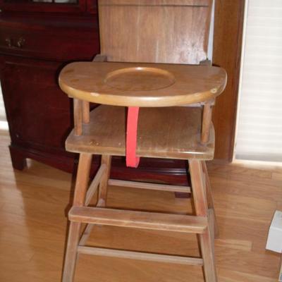 OLD HIGH CHAIR