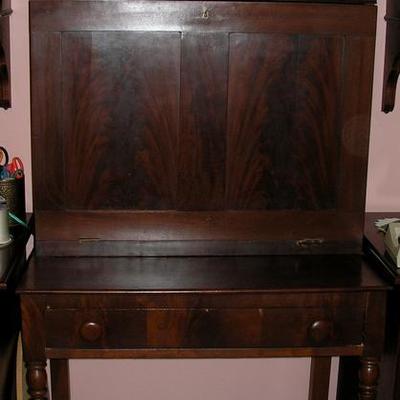 Mahogany smaller plantation desk with hidden space in the top