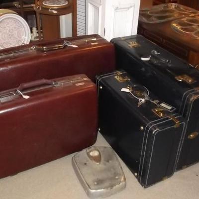 20 - 50% Off all vintage and antique luggage