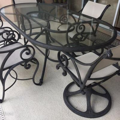 Robb & Stucky Patio Set