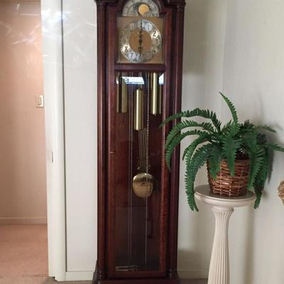 Howard Miller Chiming Grandfather Clock (works perfectly!)