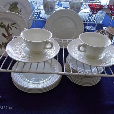 Wedgwood Patrician cold soup bowls with under plates $20
5 Wedgwood Edme salad plates $30
5 Wedgwood embossed queensware bread and butter...