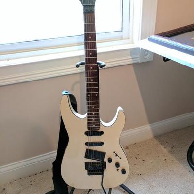 White Kramer Electric Guitar with case