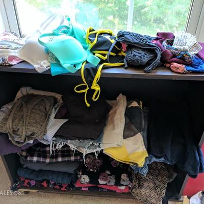 Misses clothes