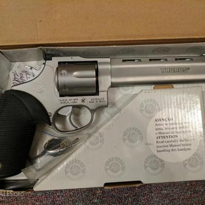 Taurus 17SS6 Revolver .17 HMR 7-shot
