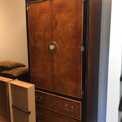 cabinet armoire 